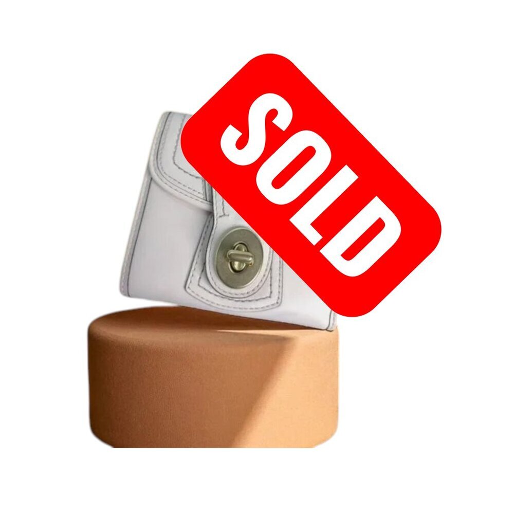 Vintage COACH Legacy Turnlock Wallet New with Tag white